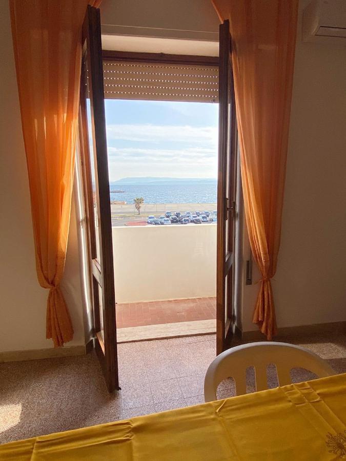 I Fenicotteri - Appartamenti Sul Mare Calasetta Exterior foto